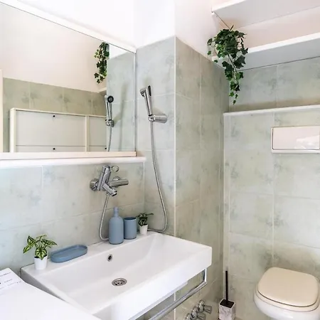 Apartament Duomo Milan-attic With Terrace-netflix And Wifi